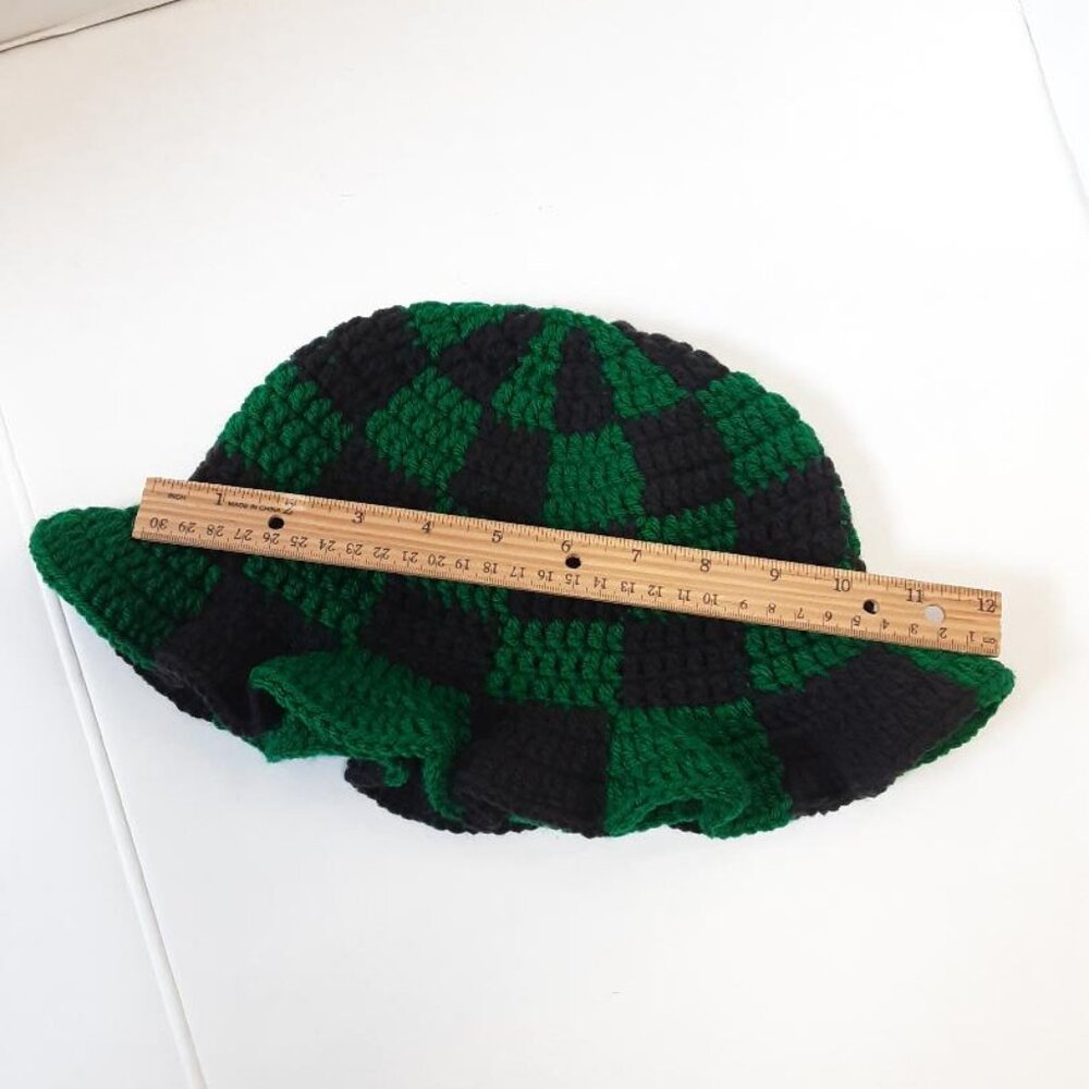 Handmade Checkered Crochet Bucket Hat new - Picture 4 of 5